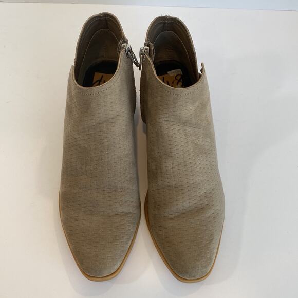 Dolce Vita 9.5 bootie Ankle boot neutral DV8 Taupe Olive Distressed heeled Boho - Picture 7 of 16